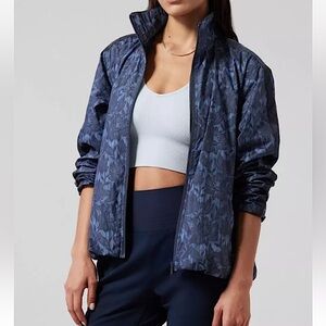 NWOT ATHLETA Sightseer Lace Ethereal Bloom Cottage Blue Jacket XL